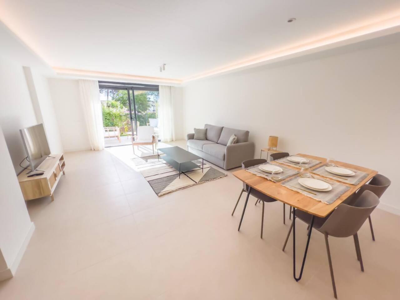 Bajo Con Jardin En La Milla De Oro Apartment Marbella