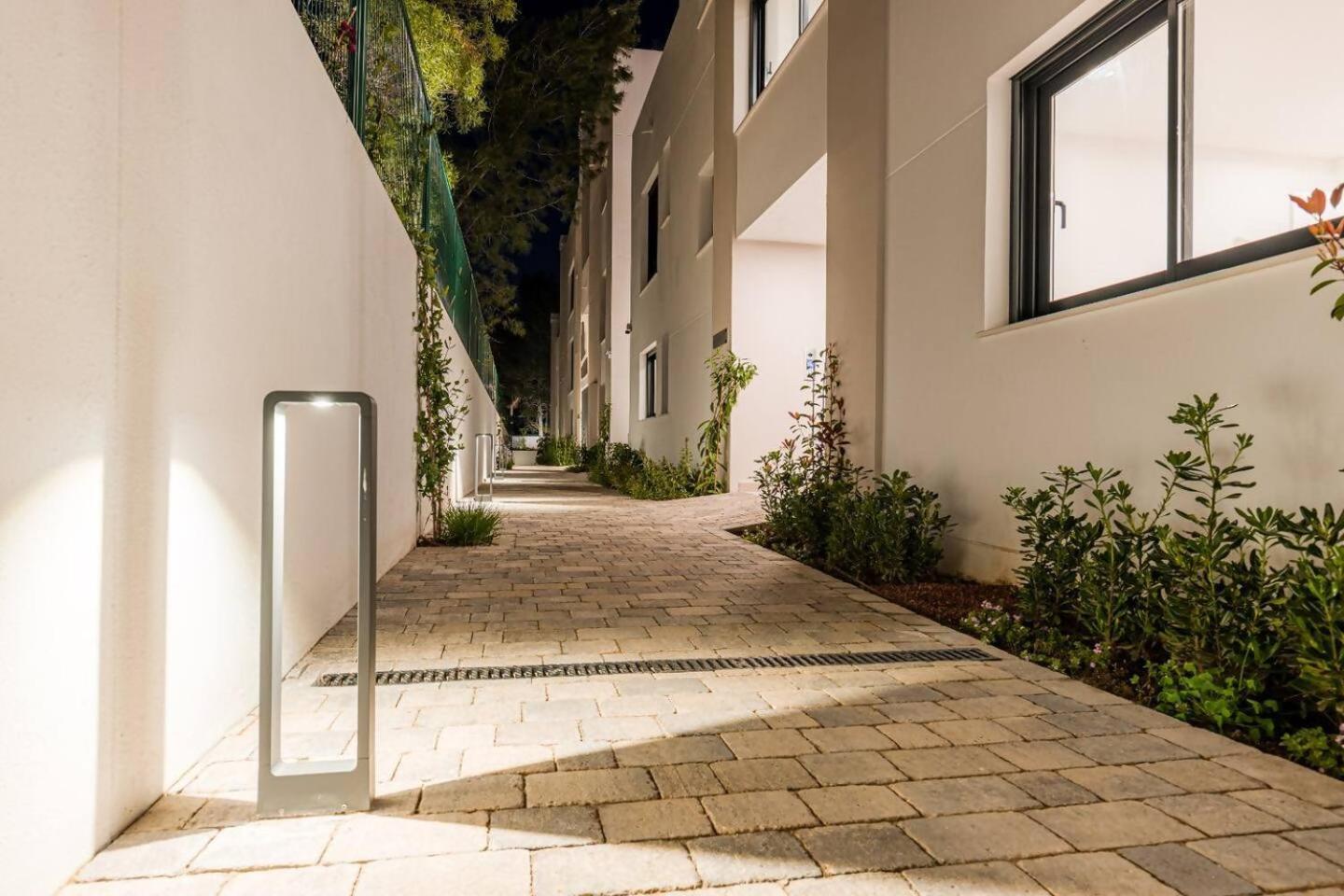Apartment Bajo Con Jardin En La Milla De Oro Marbella